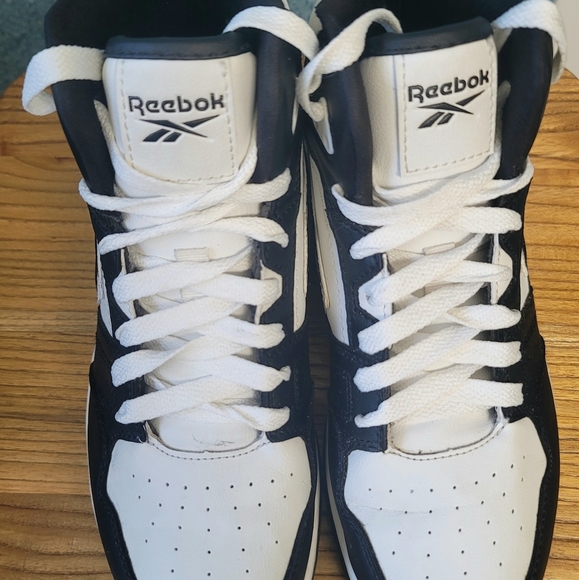 Reebok Shoes - Reebok Hi-Top Sneakers Size 5